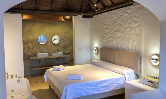 Alora Casa | Casa Cueva El Naranjo Rocabella Private Pool
