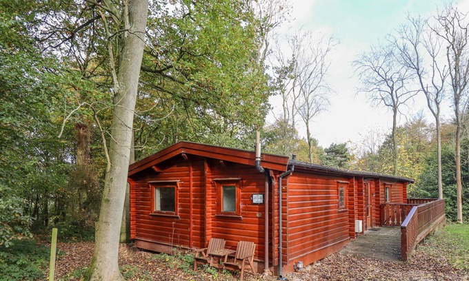 Kenwick Cabina | CAVENDISH LODGE (NO. 60), pet friendly, with a garden in Louth