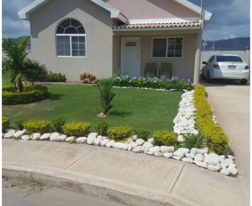 Kingston Casa | CAYMANAS ESTATE TWO BEDROOM ,GATE COMMUNITY