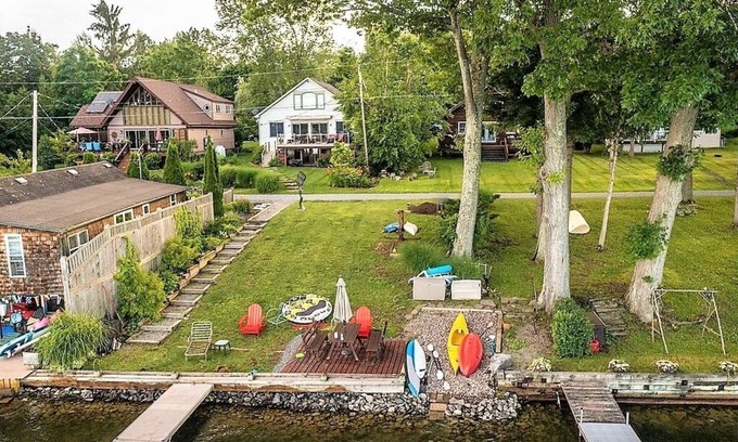 Cazenovia Casa | Cazenovia Lake Waterfront Home with Boat Dock and Power Boat Option