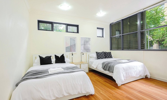 Chinatown Apartamento | CBD 3br apt for 8 guests near Train & Shopping in Ultimo