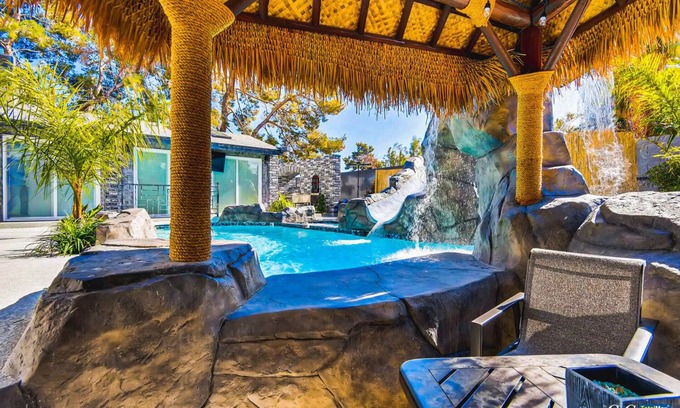 Spring Valley Casa | CC Upgraded 9BD/8BA Villa Near Vegas Strip-3.6mi