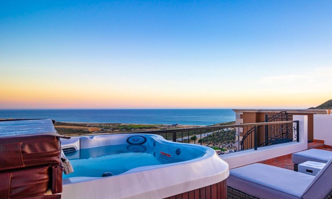 Los Cabos Condominio | Condominio de lujo en el ático 4BR con patio privado en la azotea con bañeras de hidromasaje y pozos de gas