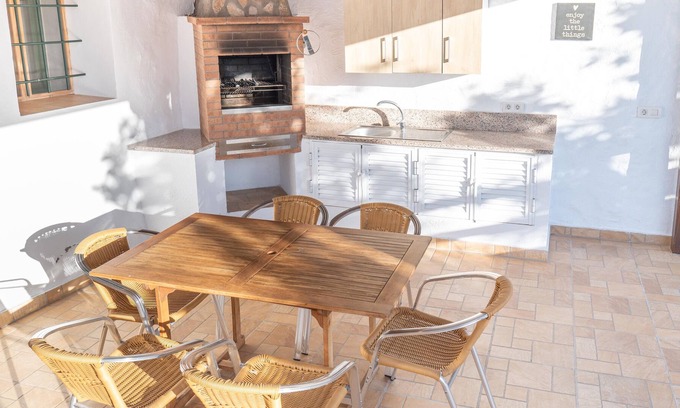 Cruz de los Martillos Casa | Estancia Cecilia BBQ & WIFI