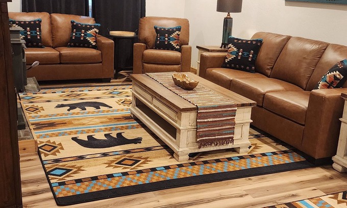 Coram Casa | Cedar Canyon Located just 7 miles west of Glacier National Park West entrance