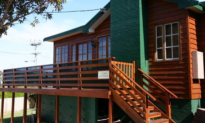Blackmans Bay Casa | Cedar Cottages Blackmans Bay