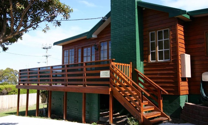 Blackmans Bay Casa | Cedar Cottages Blackmans Bay