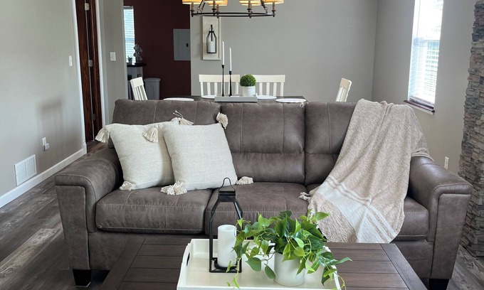 Cedar Rapids - Iowa City Casa | Cedar Crossing Destination