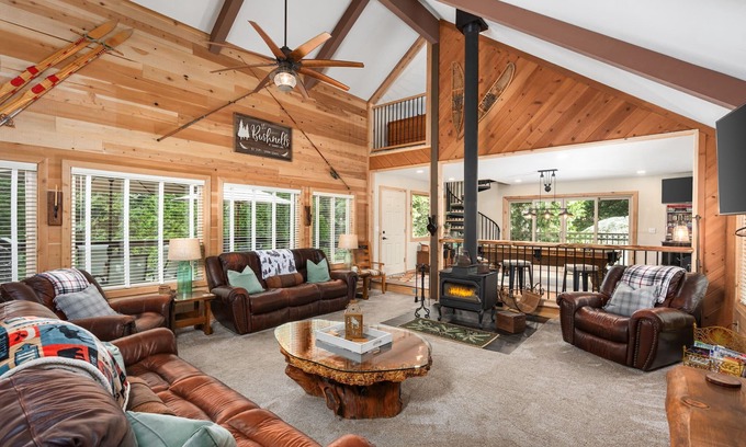 Sierra Cedars Cabina | Cedar Horn | Serene Shaver Retreat