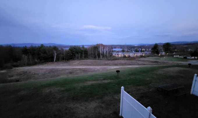 Weirs Beach Apartamento | Cedar Lodge condo with mountain & lake Winnipesauke views!