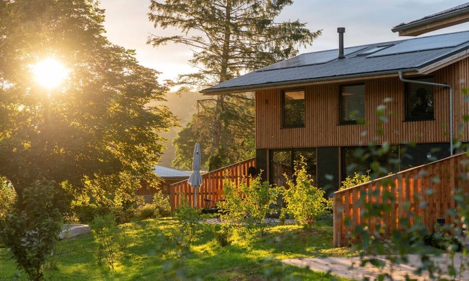 Westbrook Court Cabaña | Cedar Lodge - Luxury Cottages