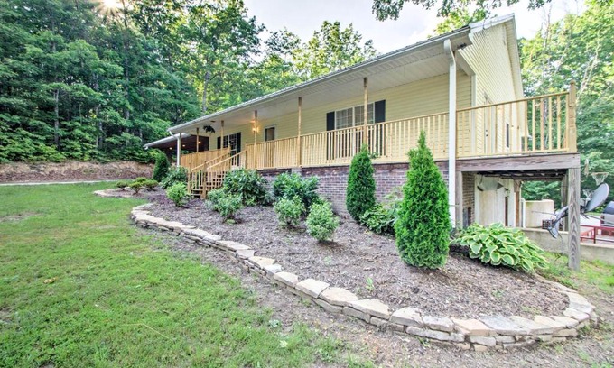 Cedar Mountain Casa | Cedar Mountain House on 12 Acres - Near Trails!