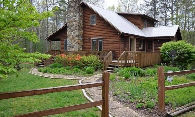 Cedar Mountain Cabina | Cedar Mtn, Dupont, 4+ Acres, Wifi, patio cercado, corriente