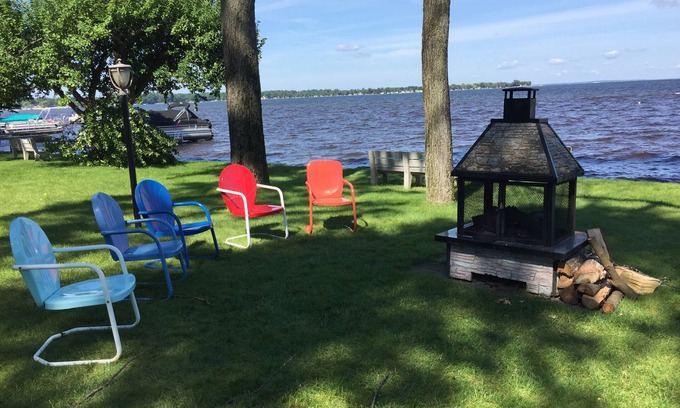 Prudenville Cabaña | Lakefront Beach House en el hermoso lago Houghton, 4 camas 2 baños, capacidad para 12