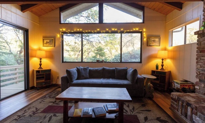 Camp Nelson Cabina | Cedar Pine Cottage - Cozy - Retro - Secluded - Cabin
