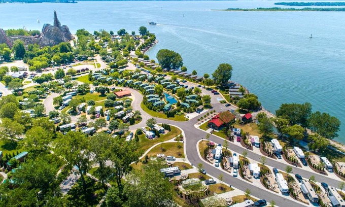 Sandusky Otro | Cedar Point's Lighthouse Point