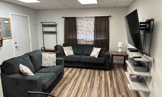 Cedar Rapids Apartamento | Cedar Rapids Getaway