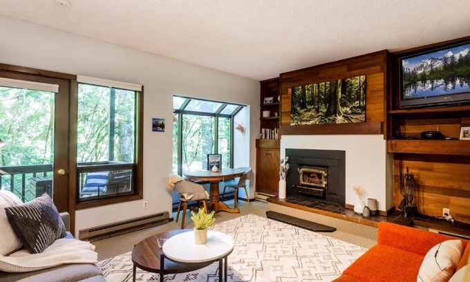 Deming Casa | Cedar Suite at Snowater