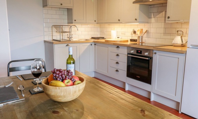 Talsarnau Cabaña | CEFN GWYN, pet friendly, luxury holiday cottage in Harlech