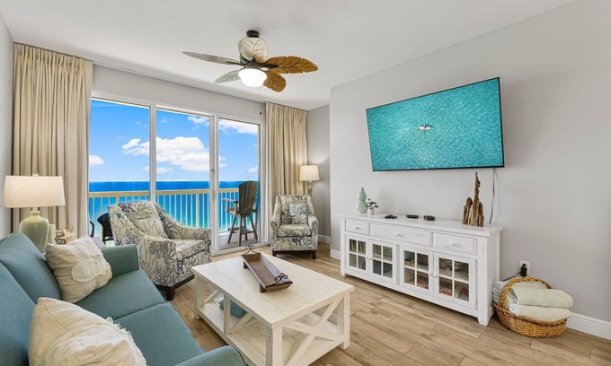 Miramar Beach Condominio | El clima de verano está aquí! 2 dorm. Con litera. Servicio de silla de playa INCLUIDO! 🏖