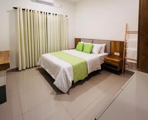 Negombo Apartamento | Celestial Negombo Serviced Pool View Apartment