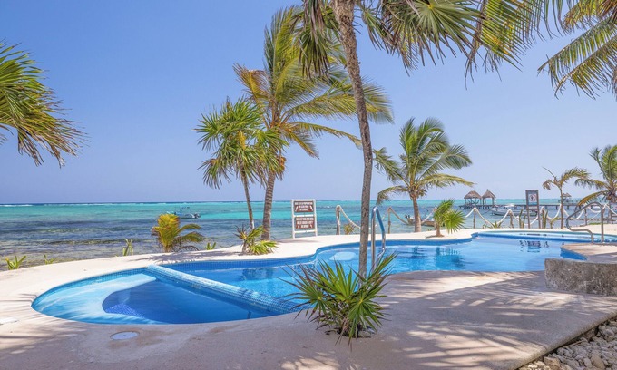 Ek Balam Village Casa | Bungalow directamente en la playa y Cenote!