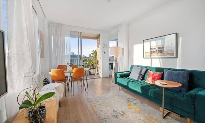 Centennial Park Apartamento | Centennial Charm Bright Parkside Escape with Pool