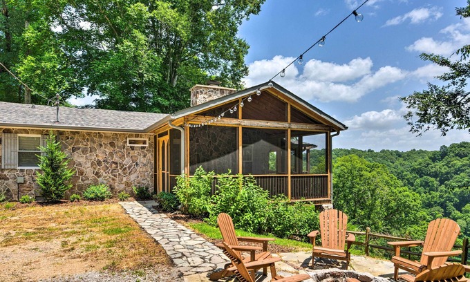 Baxter Cabina | ‘Center Hill Lake House’: Porch & Lake Views!