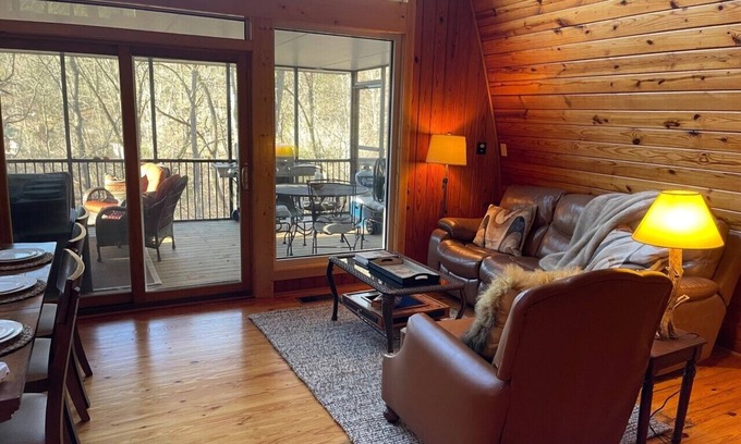 Silver Point Cabina | Center Hill Lake Lodge Near Hurricane Marina