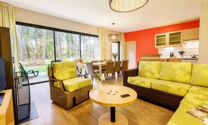 Curcay-sur-Dive Casa | Center Parcs - Domaine du Bois a Deer - Eden Cottage Comfort 5 Habitaciones 8 personas