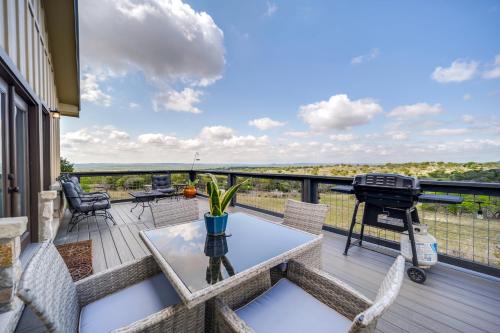 Center Point Casa | Center Point Countryside Cottage with Deck, Grill!