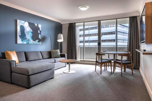 Chatswood Apartamento | Central 1-Bed with Parking, Pool, Sauna & Gym