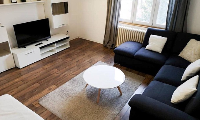 Novi Sad Apartamento | Central 2 Bedroom Apartment 84 sq m with Private Parking