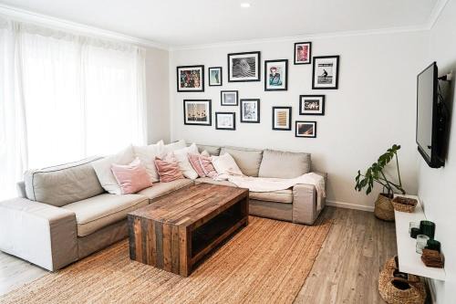 Bangalow Casa | Central 3 Bdr House - Walk to town & pub