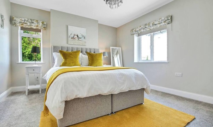 Ballycastle Casa | Central 6-bedroom house close to Beach and amenities
