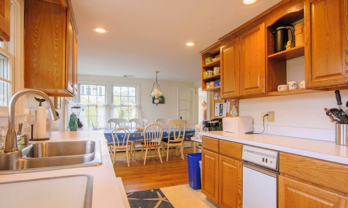 Centerville Casa | Central A/C, village location, Dog Friendly and WiFi