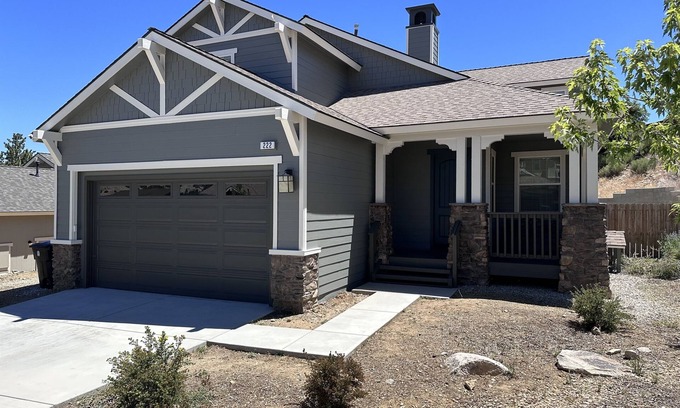 Big Bear Casa | Central AC! Modern Mountain Getaway in Big Bear: Hot tub, Games, Firepit, BBQ