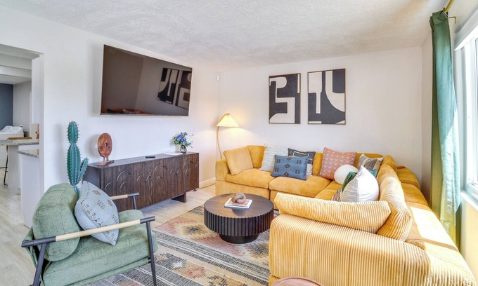 Near North Valley Casa | Central Albuquerque Getaway w/ Hot Tub & Grill!