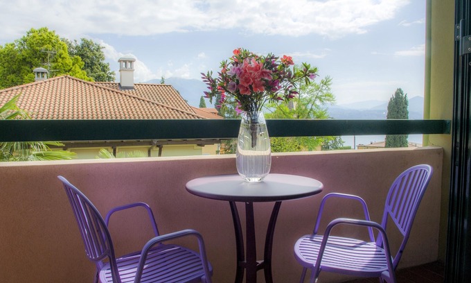 Cannero Riviera Apartamento | Apartamento céntrico y tranquilo de 3½ habitaciones con hermosa vista al lago.