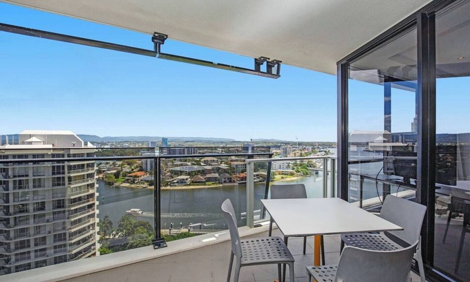 Surfers Paradise Apartamento | Central and Scenic Riverside Retreat at Surfers
