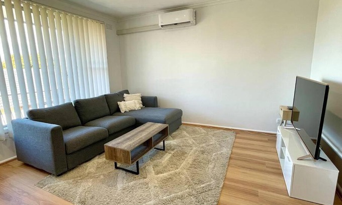 Dandenong Apartamento | Central Apartment near Dandenong Hospital & Market