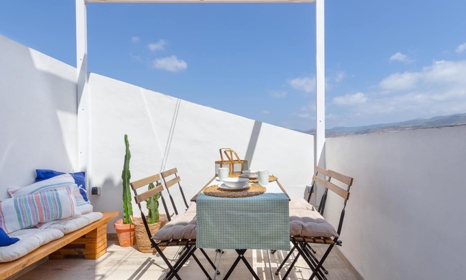El Molinillo Apartamento | Céntrico apartamento con terraza e increíbles vistas de Málaga