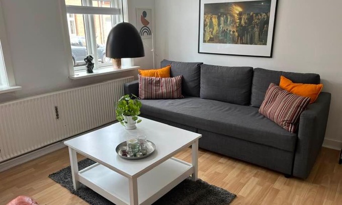 Kolding Apartamento | Central beliggenhed lys og hyggelig