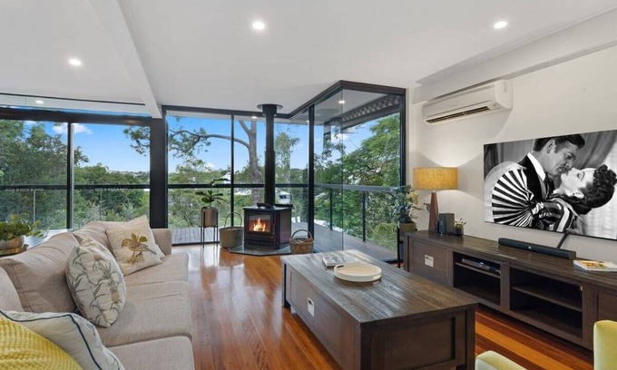 Seven Hills Casa | Calm Springs|Spacious Family Home|Fireplace|Pool