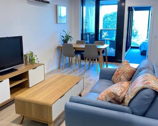 Reid Apartamento | Central Canberra City apartment with study and full amenities including parking