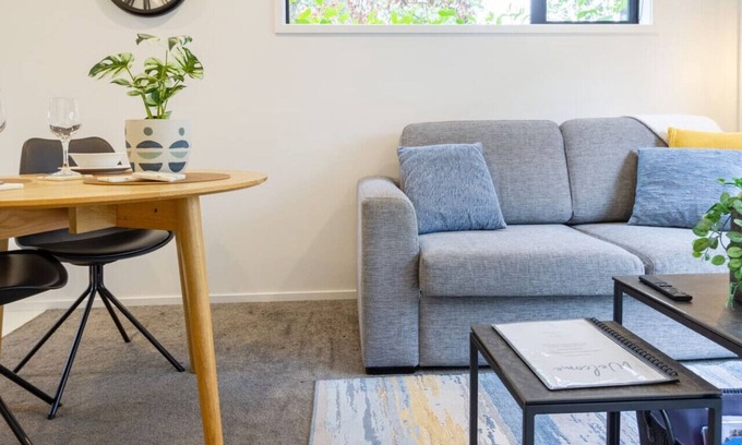 Christchurch City Centre Casa | Central City-Urban Oasis 1 bed 1 bath w/sofa bed