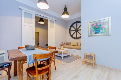 Rakosszentmihaly Apartamento | Central Cityscape Retreat by NW