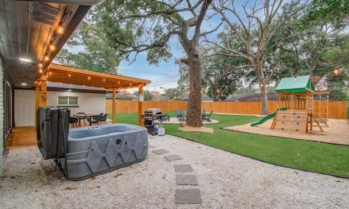 Houston Casa | Central Convenience x Modern Luxury - Heart of Houston