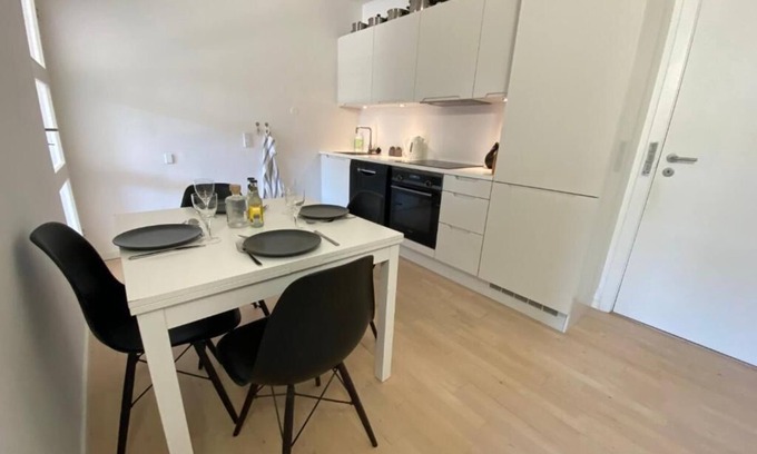 København N Apartamento | Central Copenhagen Apt w Balcony, Elevator & Free Parking