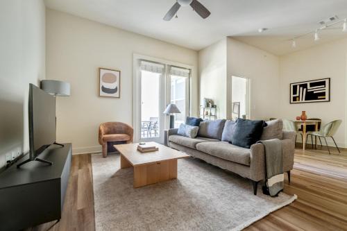 North Burnet Apartamento | Central Domain 2br w pool wd gym ATX-204